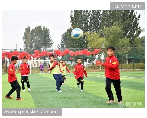 中泰足球基地助力青少年足球发展打造国际化足球培训新高地 中泰足球基地助力青少年足球发展打造国际化足球培训新高地